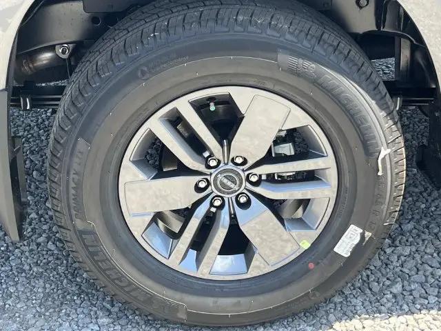 2026 Nissan Frontier Crew Cab SV 4x2