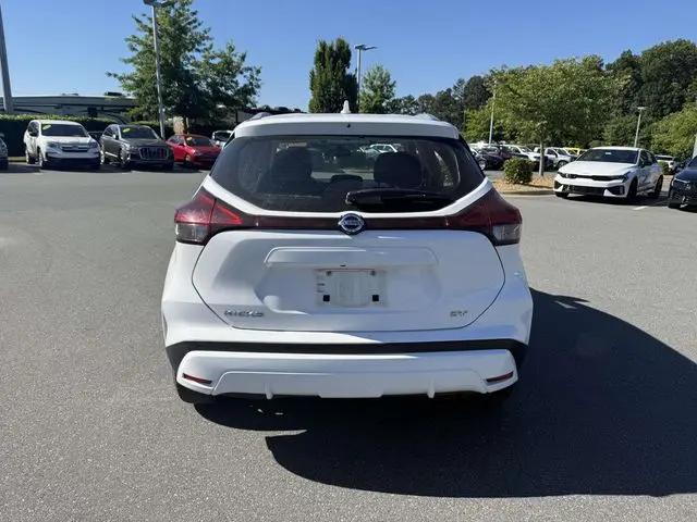 2021 Nissan Kicks SV Xtronic CVT