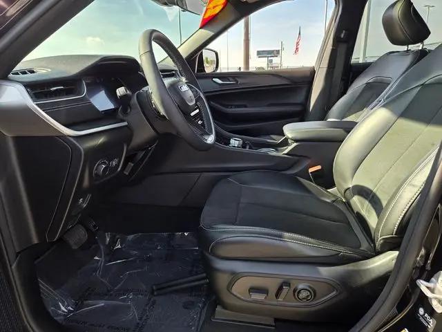 2025 Jeep Grand Cherokee L Altitude X 4x4