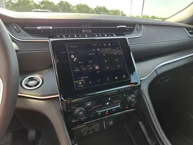 2025 Jeep Grand Cherokee L Altitude X 4x4