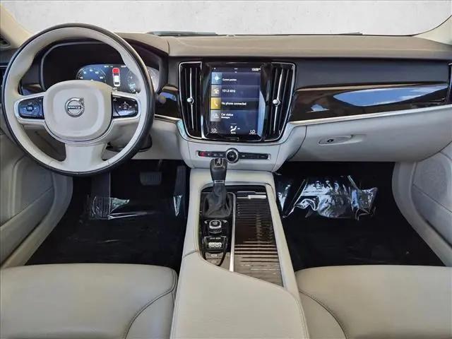 2018 Volvo S90 T5 Momentum