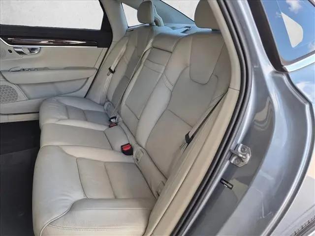 2018 Volvo S90 T5 Momentum