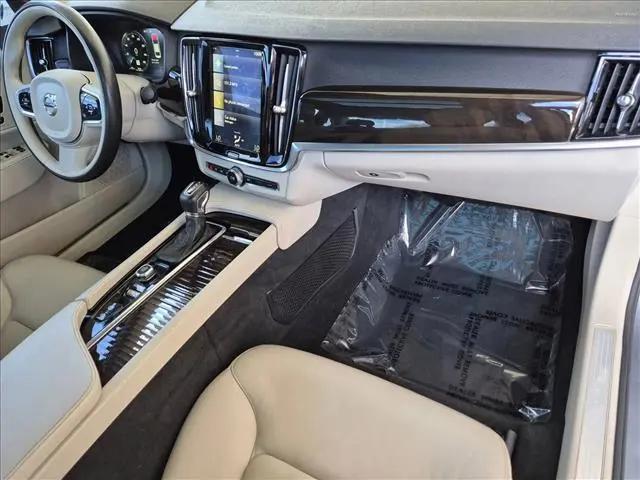 2018 Volvo S90 T5 Momentum