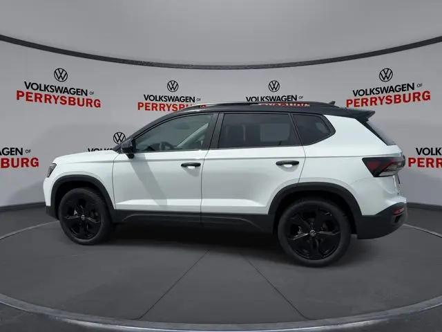 2026 Volkswagen Taos SE Black