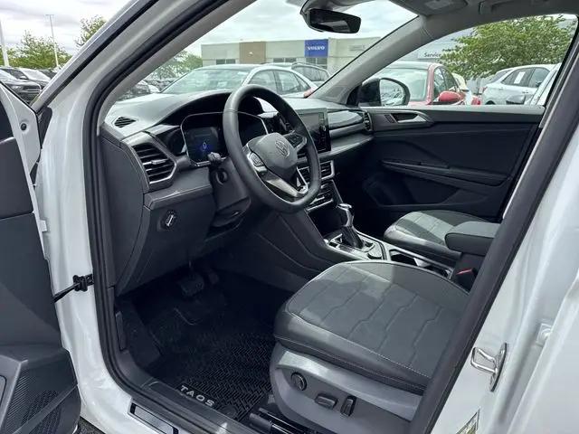 2026 Volkswagen Taos SE Black