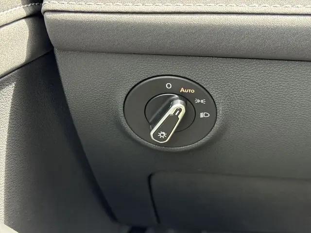 2026 Volkswagen Taos SE Black