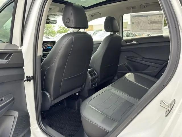 2026 Volkswagen Taos SE Black