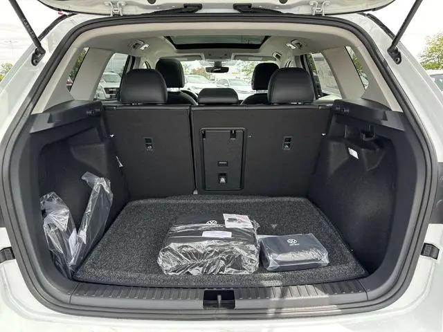 2026 Volkswagen Taos SE Black