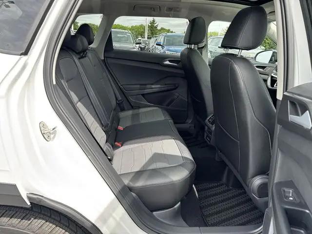 2026 Volkswagen Taos SE Black
