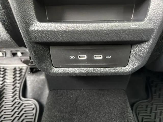 2026 Volkswagen Taos SE Black