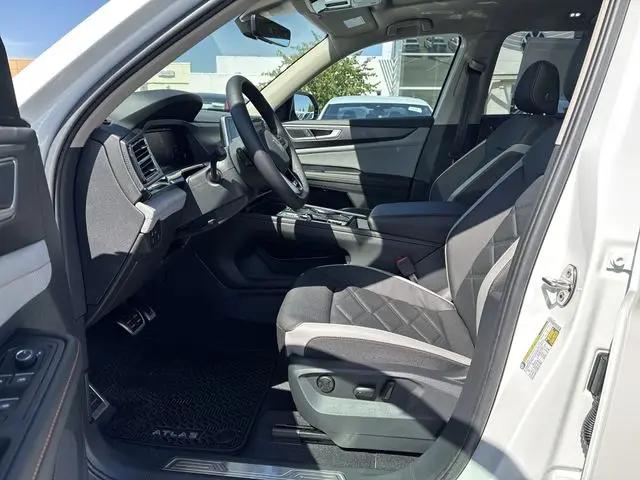 2026 Volkswagen Atlas Peak Edition