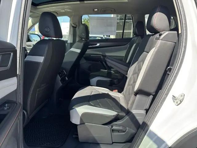 2026 Volkswagen Atlas Peak Edition