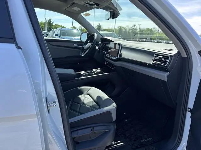 2026 Volkswagen Atlas Peak Edition