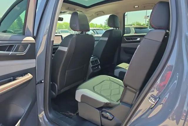 2026 Volkswagen Atlas Peak Edition
