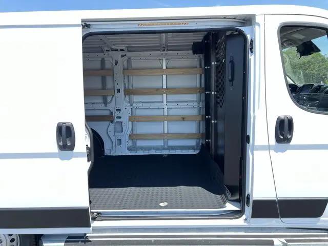 2025 Ram ProMaster 2500 Cargo Van Tradesman Low Roof 136" WB w/Pass Seat