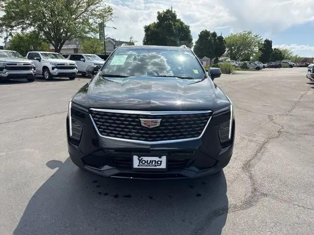 2025 Cadillac XT4 AWD Premium Luxury