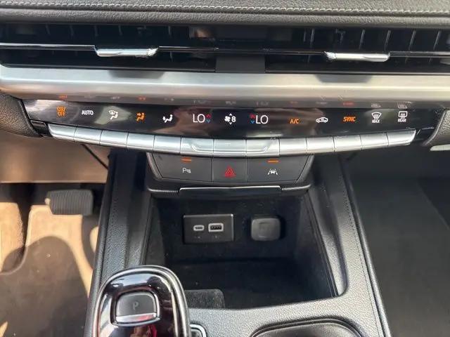 2025 Cadillac XT4 AWD Premium Luxury