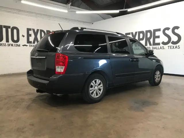 2012 Kia Sedona LX