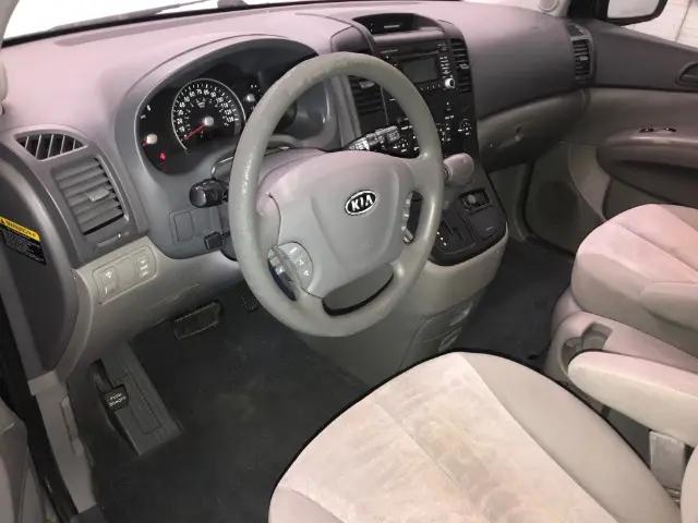 2012 Kia Sedona LX