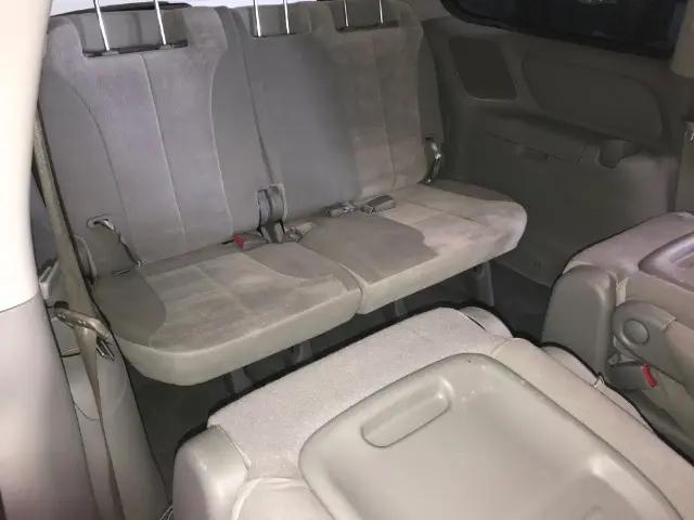 2012 Kia Sedona LX
