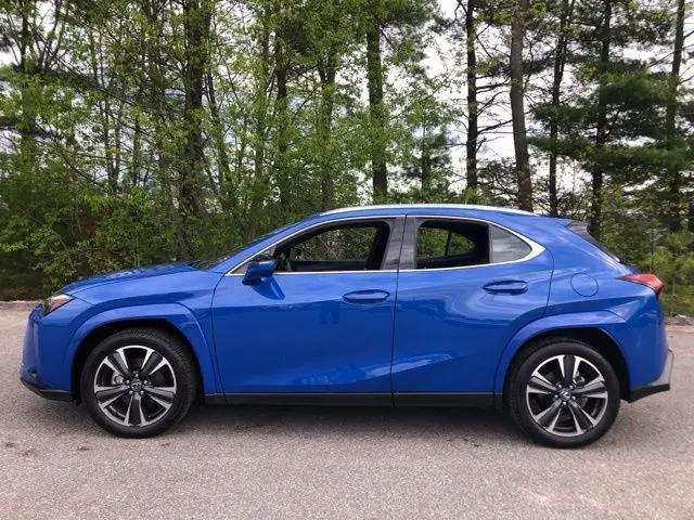 2025 Lexus 300 Premium