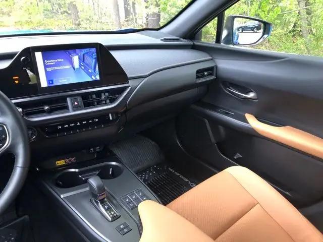 2025 Lexus 300 Premium