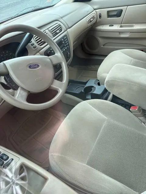 2007 Ford Taurus SE