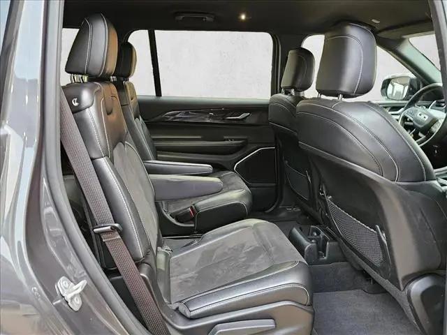 2022 Jeep Grand Cherokee L Altitude 4x4