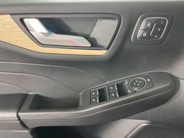 2021 Ford Escape Titanium Hybrid