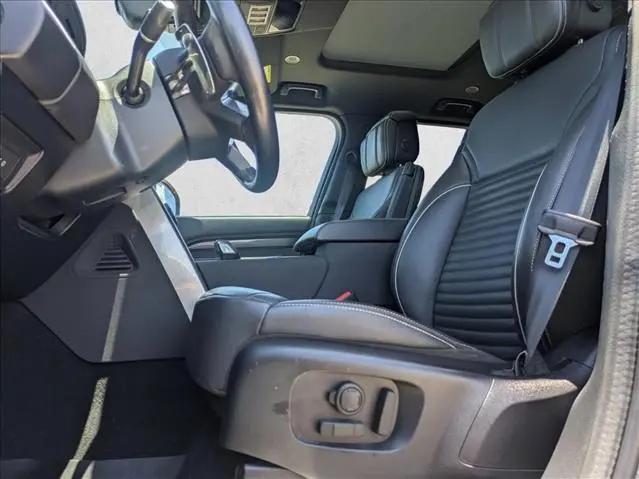 2024 Land Rover Discovery P360 Metropolitan Edition