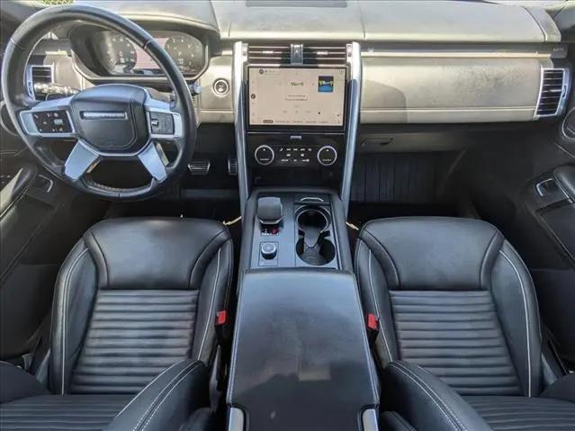2024 Land Rover Discovery P360 Metropolitan Edition