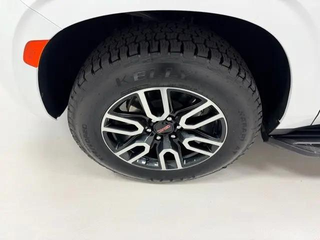 2024 GMC Yukon 4WD AT4