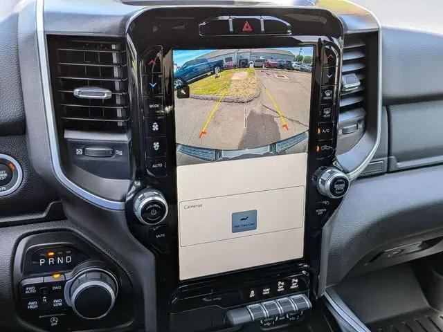 2023 Ram 1500 Big Horn Crew Cab 4x4 5'7" Box