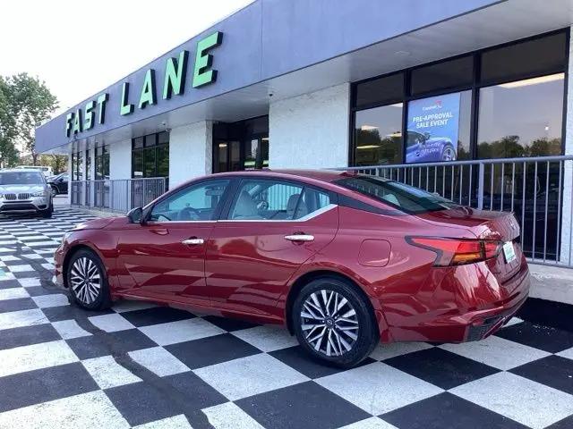 2024 Nissan Altima SV FWD
