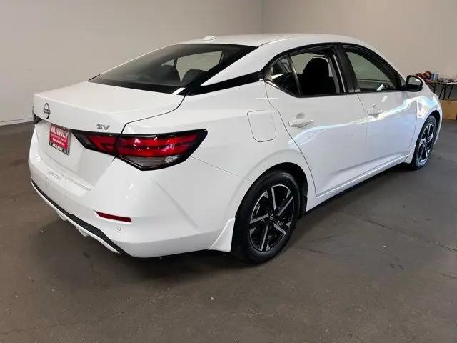 2024 Nissan Sentra SV Xtronic CVT