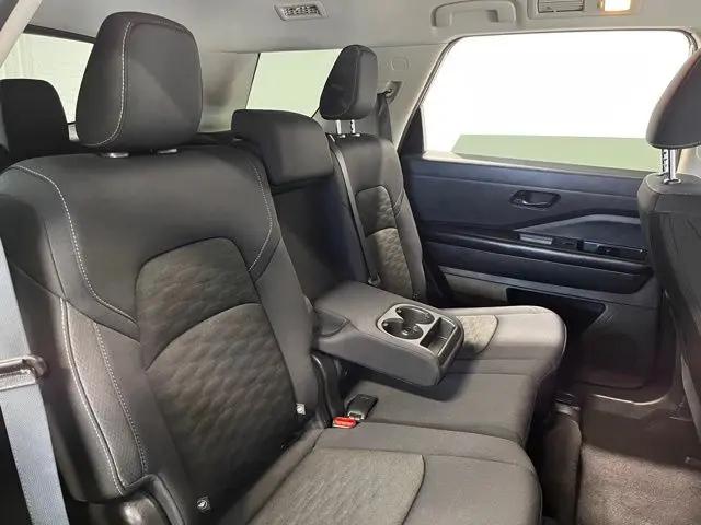2024 Nissan Pathfinder SV FWD
