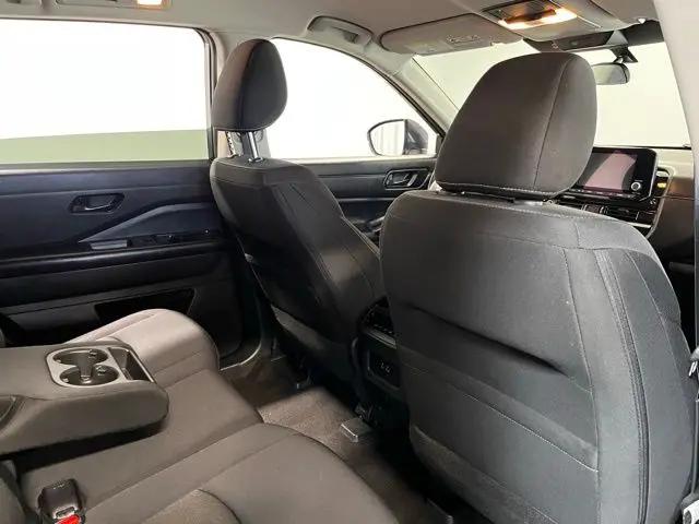2024 Nissan Pathfinder SV FWD