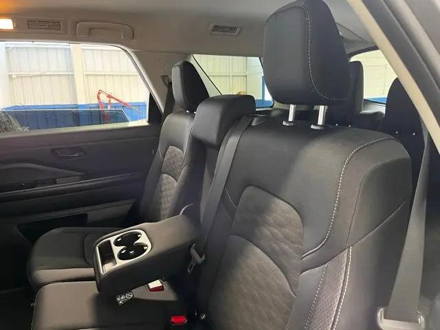 2024 Nissan Pathfinder SV FWD