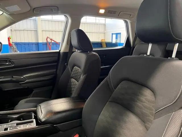 2024 Nissan Pathfinder SV FWD