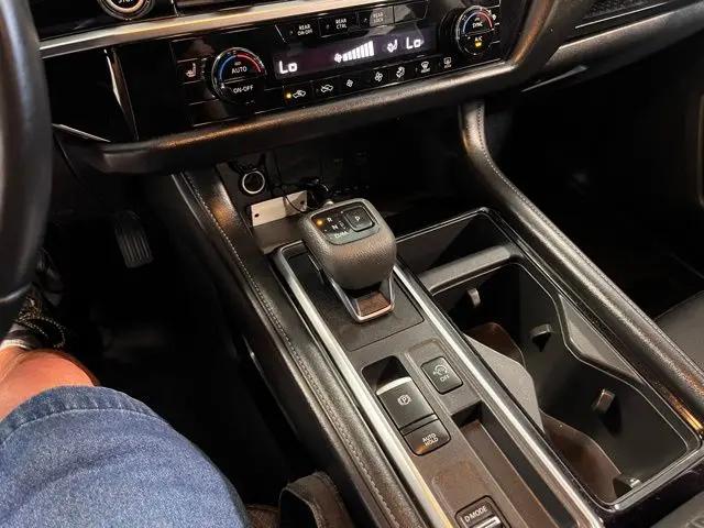 2024 Nissan Pathfinder SV FWD