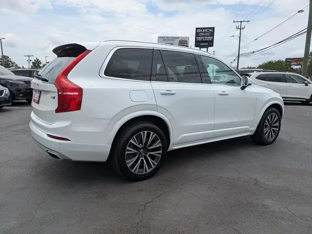 2021 Volvo XC90 T6 Momentum 7 Passenger