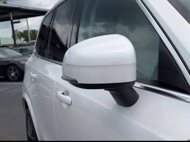2021 Volvo XC90 T6 Momentum 7 Passenger