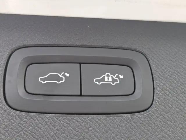 2021 Volvo XC90 T6 Momentum 7 Passenger