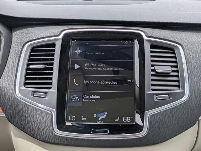 2021 Volvo XC90 T6 Momentum 7 Passenger