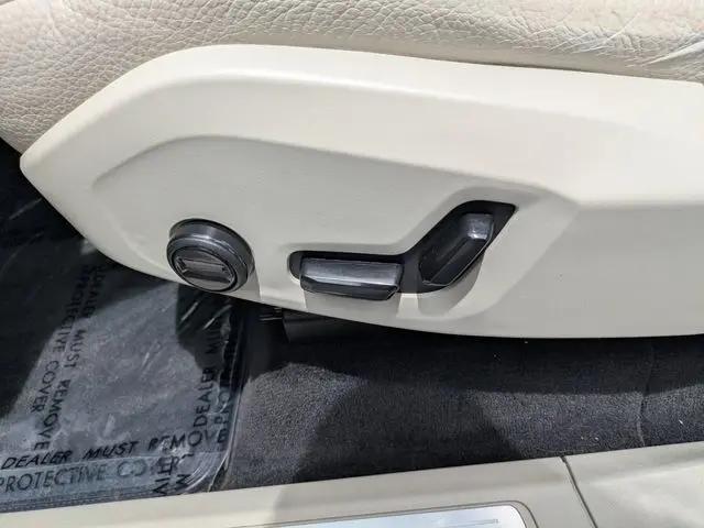 2021 Volvo XC90 T6 Momentum 7 Passenger
