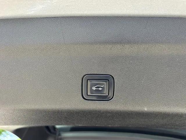 2023 GMC Yukon XL 4WD SLT