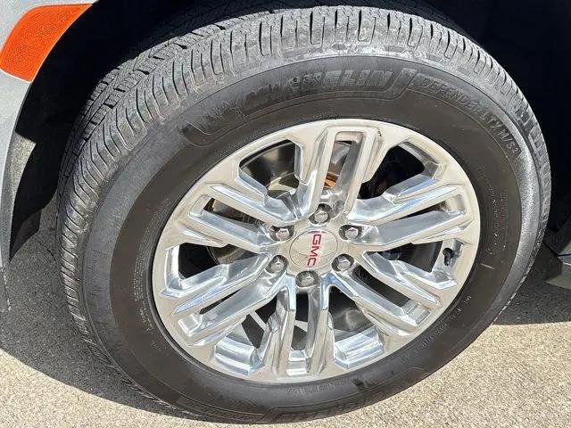 2023 GMC Yukon XL 4WD SLT