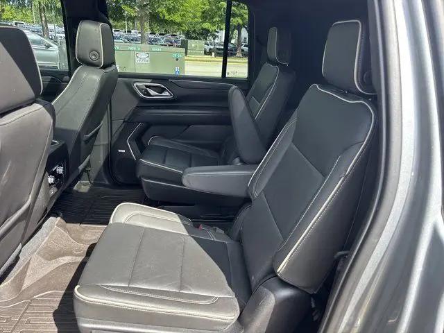 2023 GMC Yukon XL 4WD SLT