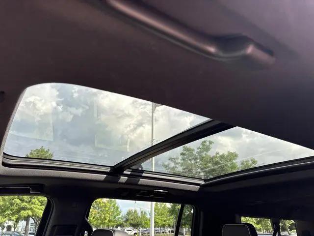 2023 GMC Yukon XL 4WD SLT