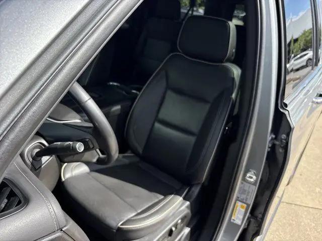 2023 GMC Yukon XL 4WD SLT